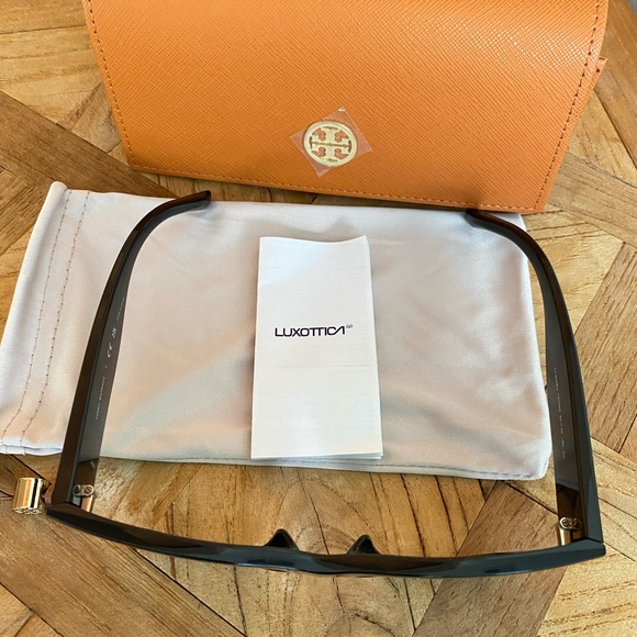 😎Authentic Tory Buch TY 9068 Sunglasses 😎🕶️ - Picture 7 of 10